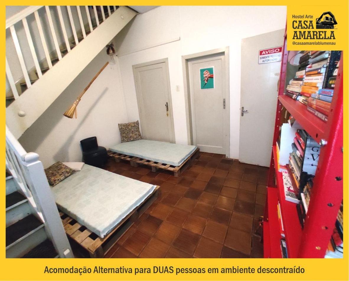 Casa Amarela Blumenau Hospedagem Alternativa Hostel Ngoại thất bức ảnh